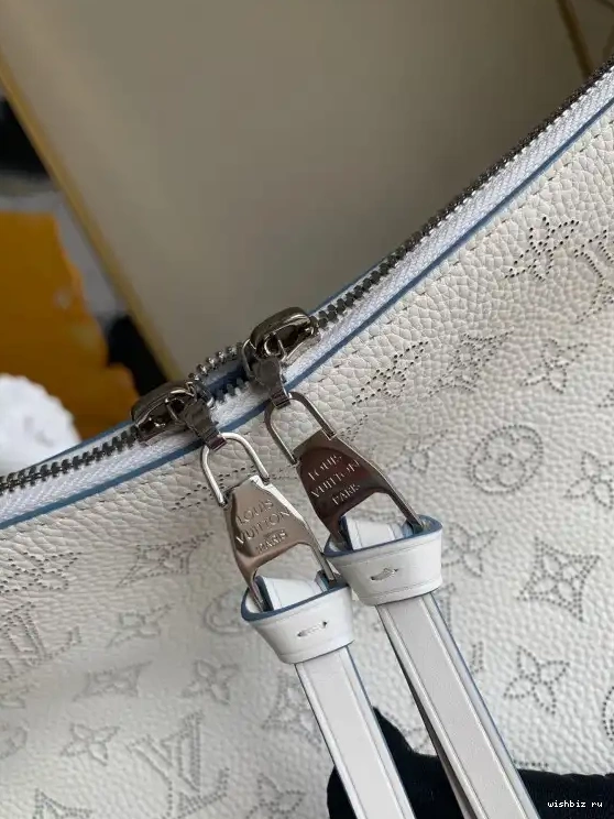 WIS MM LOUIS VUITTON HOBO BEAUBOURG 0505